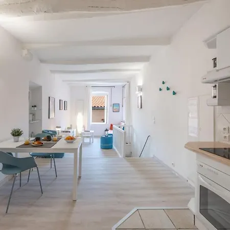Le Seize, Cosy Au Coeur De La Vieille De Ментона