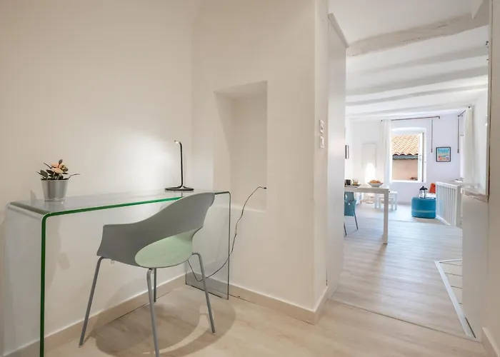 Le Seize, Cosy Au Coeur De La Vieille De Apartmán *